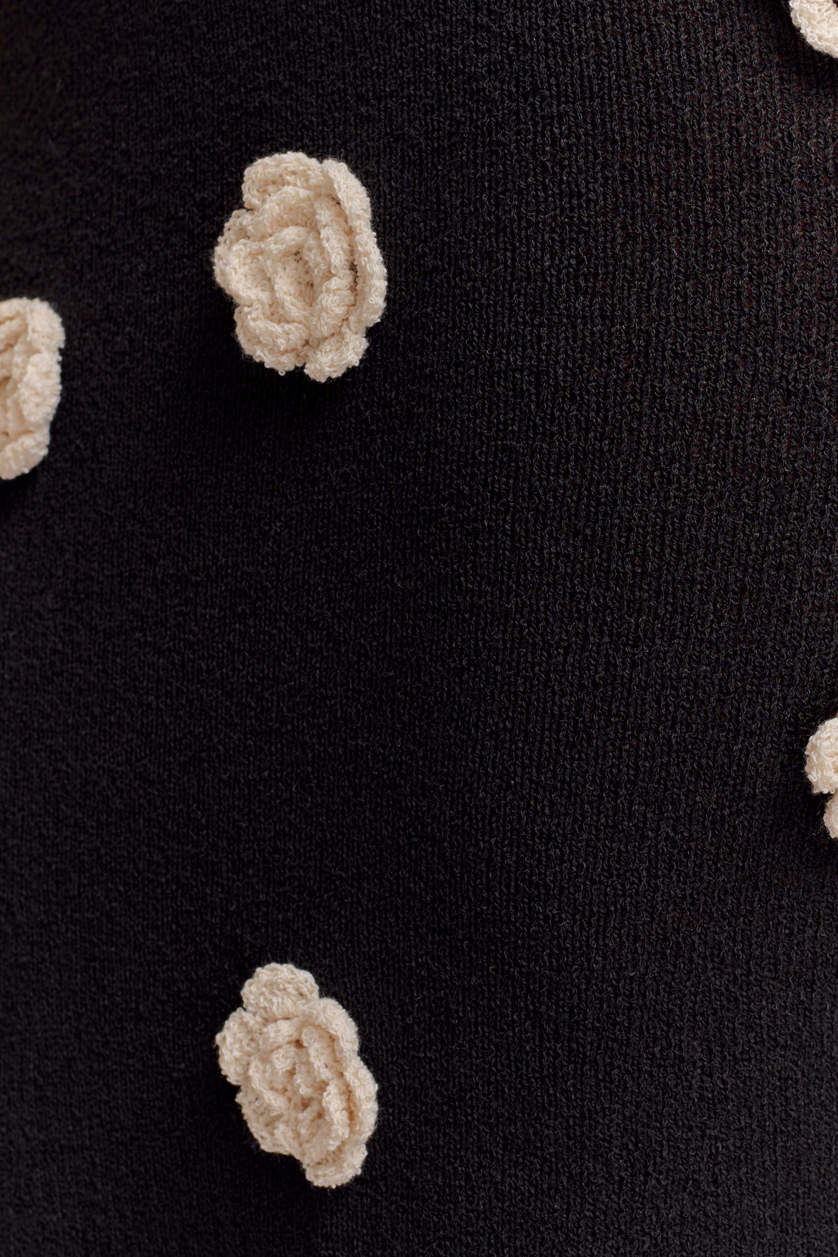 Suki Knit Maxi Dress With Flowers Black White