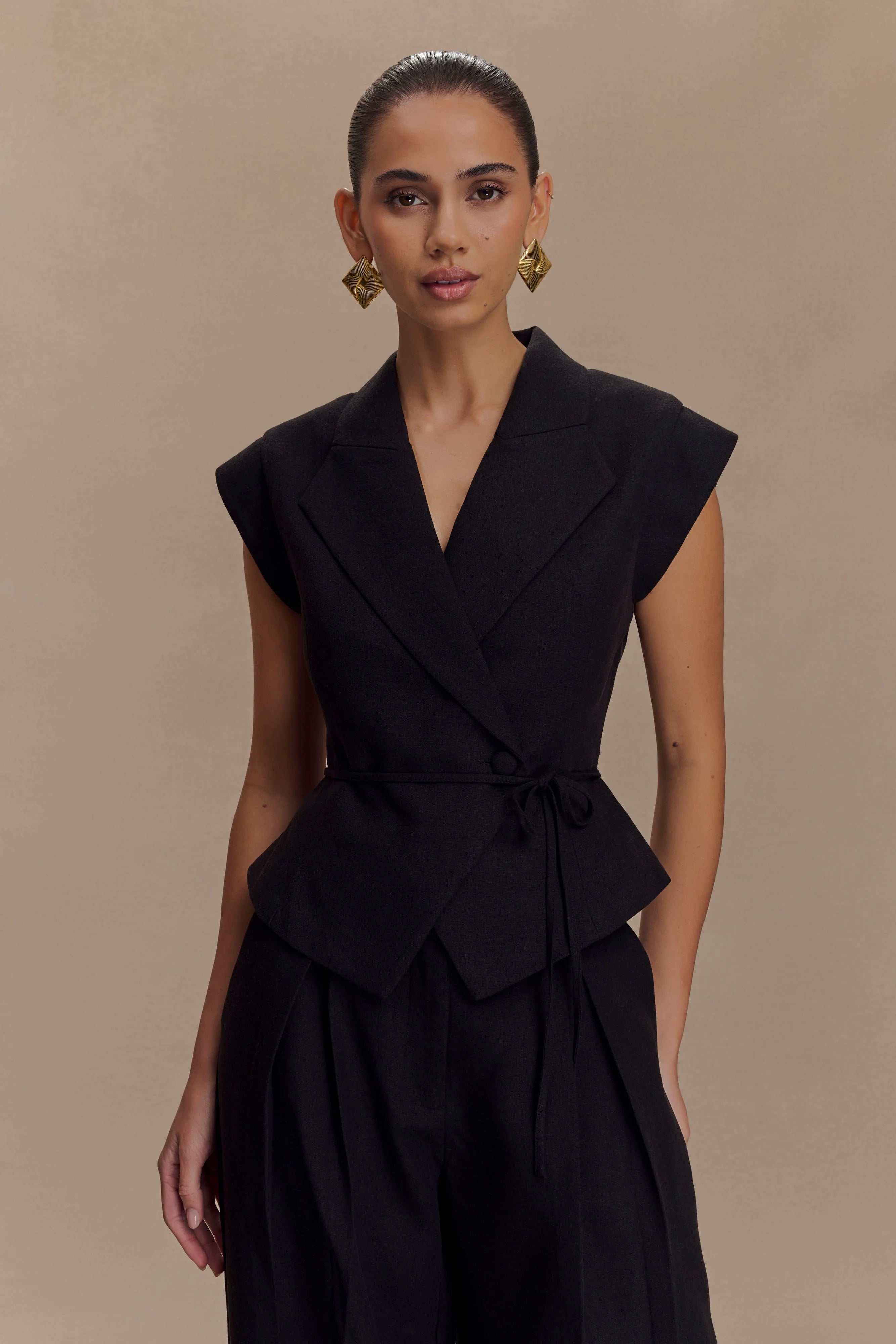 Andina Shortsleeve Linen Top Black