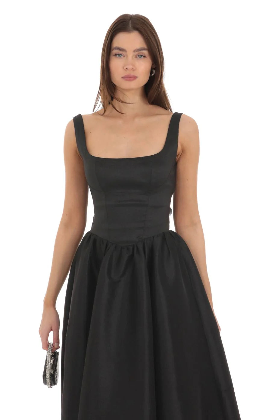 Back Bow Gown in Black