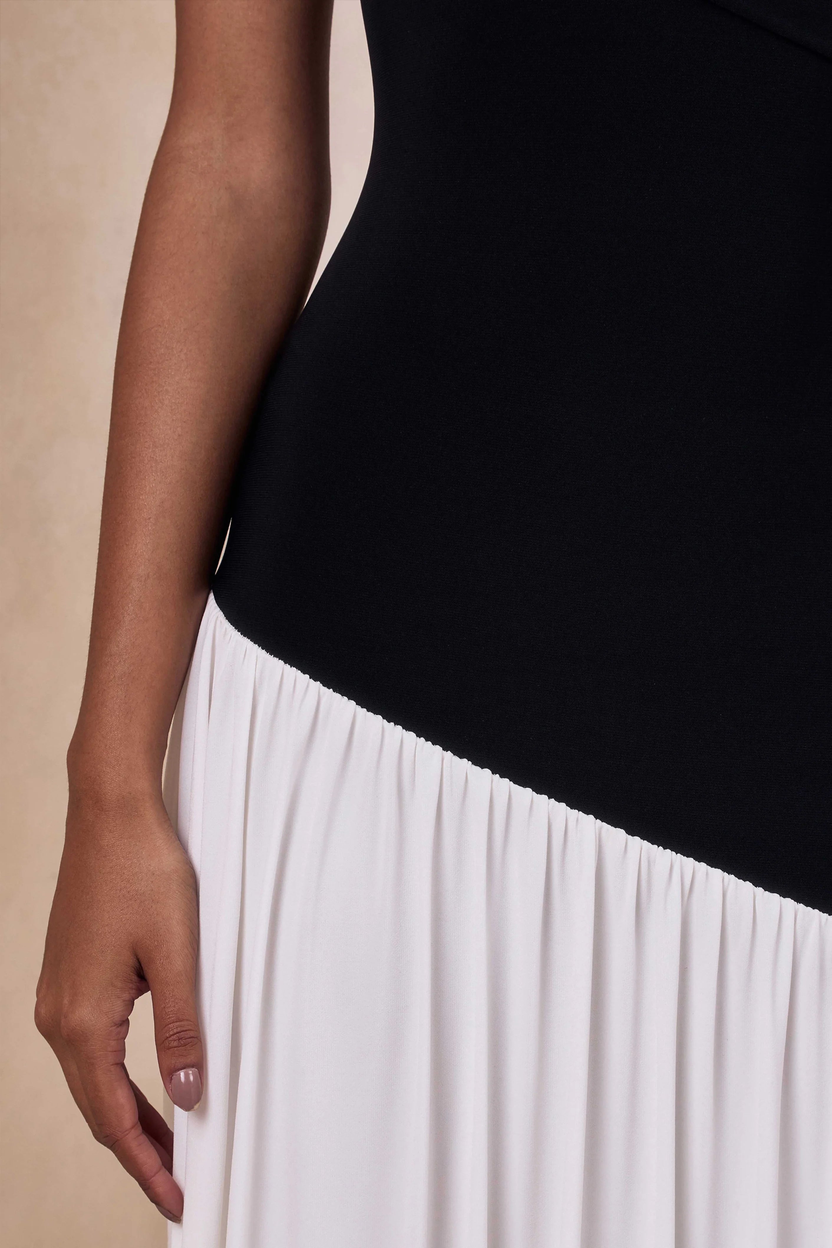 Doroyta Black And White Asymmetric Neck Maxi Dress