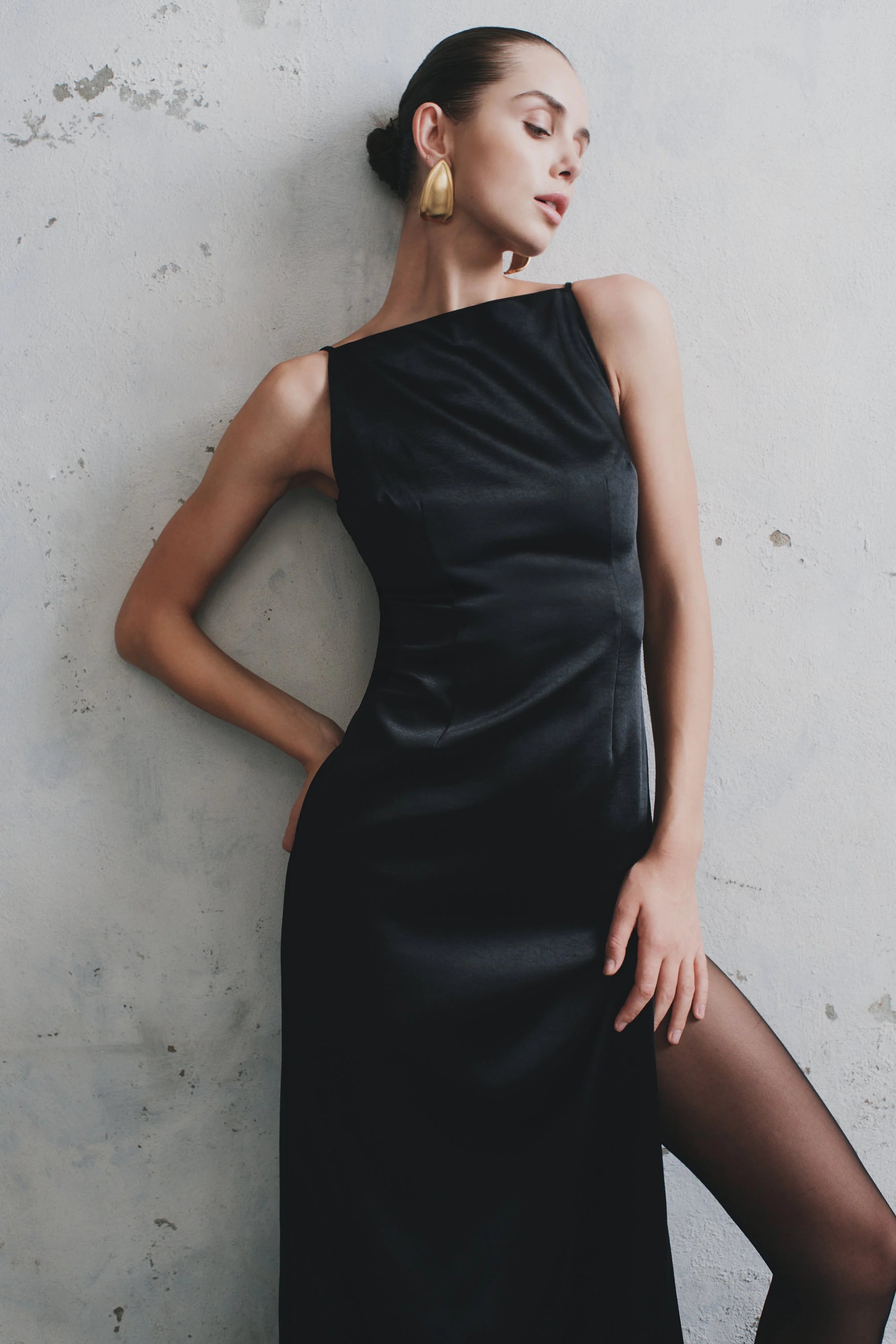 Violet Sleeveless Satin Maxi Dress Black