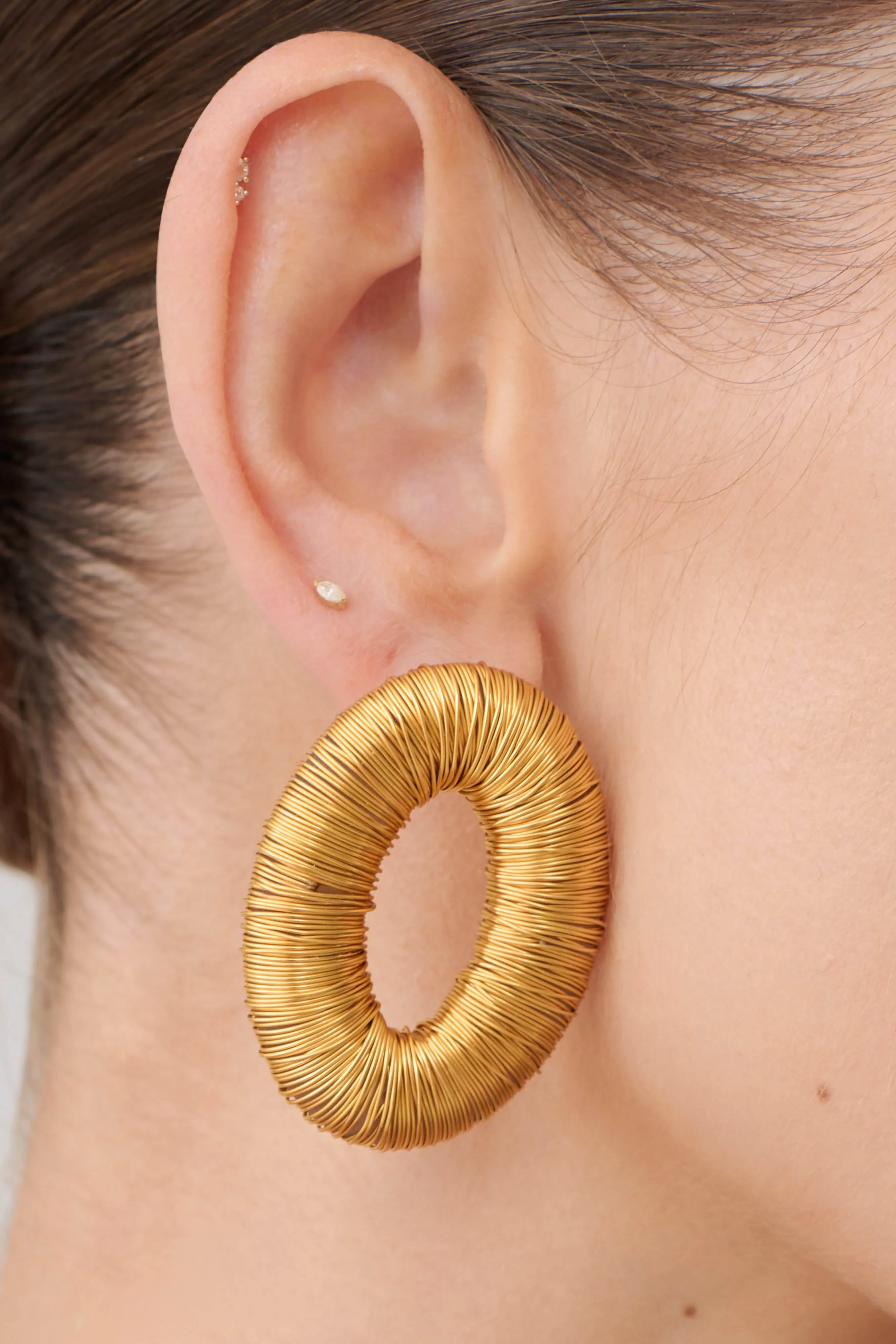 Yara Metal Wounded Stud Earring Gold
